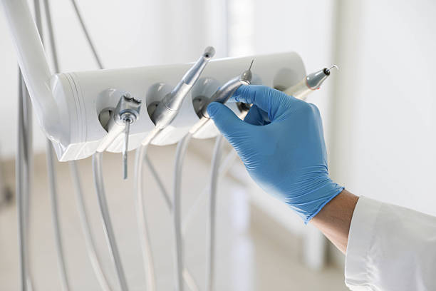 Professional Emergency Dentist technician working in Lithopolis, OH